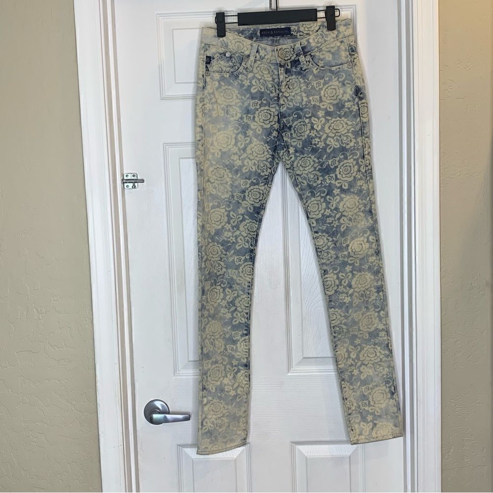 Rock & Republic Berlin Floral Pattern Jeans Light Wash Size 0
